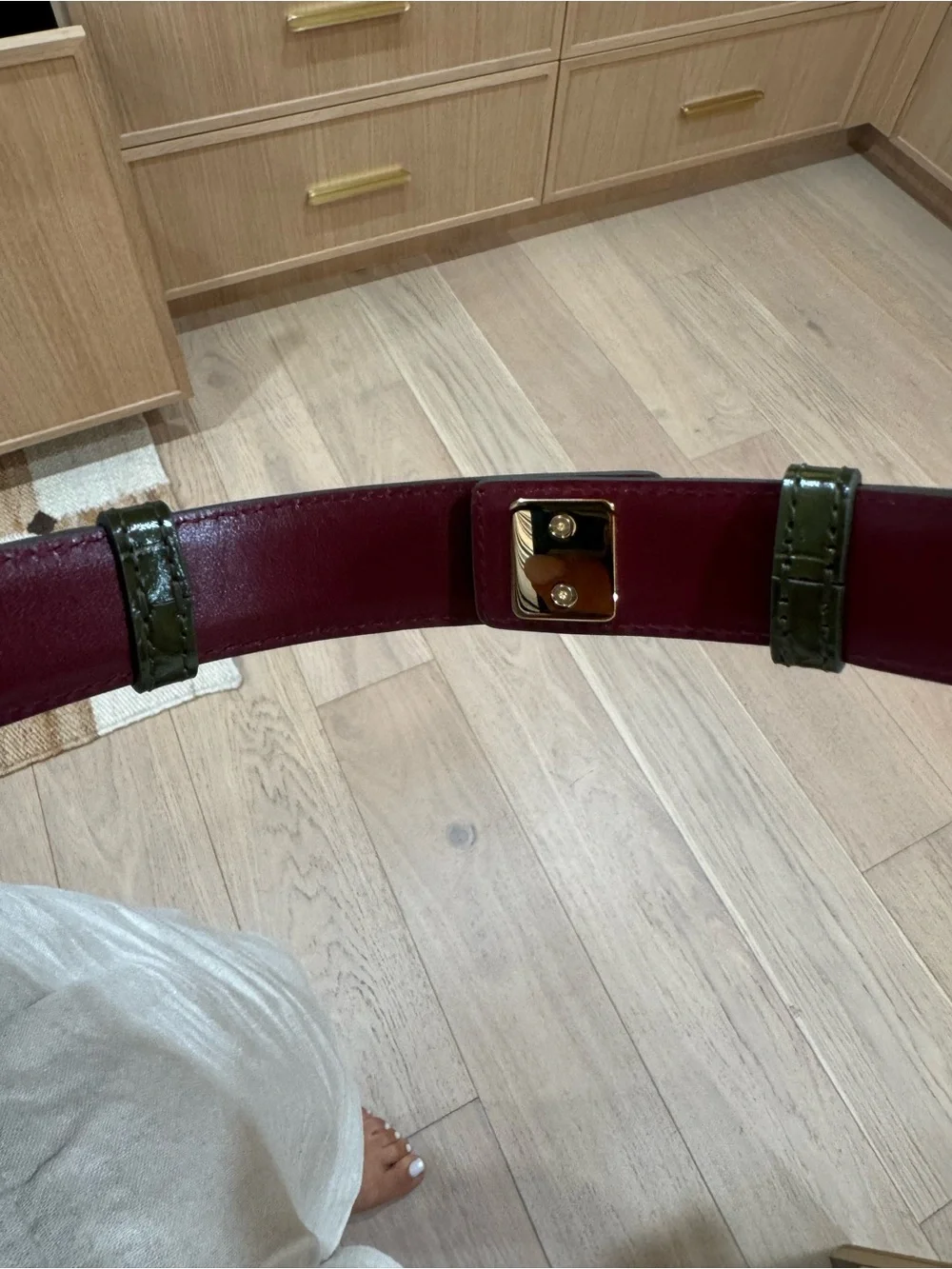CHANEL Olive Green Croc-Embossed Leather Belt with Gold CC Logo